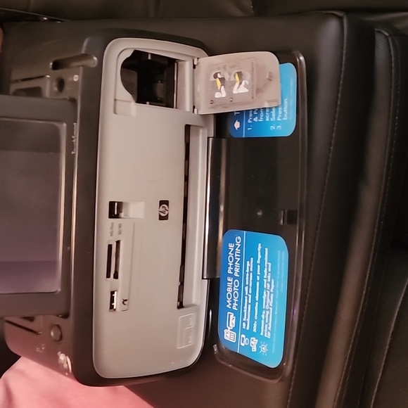 HP Photosmart A646 mobile printer - Picture 5 of 8